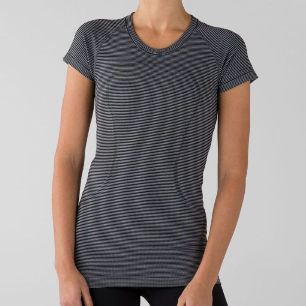 Lululemon Run: Swiftly Tech Short Sleeve Crew Tempo Stripe Black White Size 8